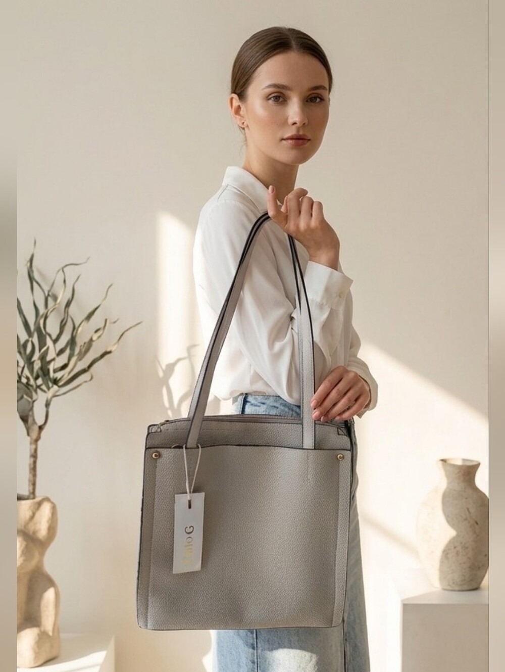 NWT 💗 Carlo G 💗Pebbled Cream Shoulder Tote Bag with Slim Straps